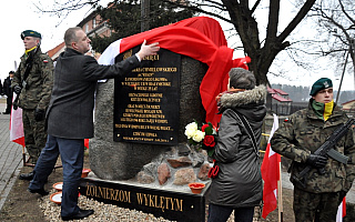 Zdewastowano pomnik Żołnierzy Wyklętych w Wydminach